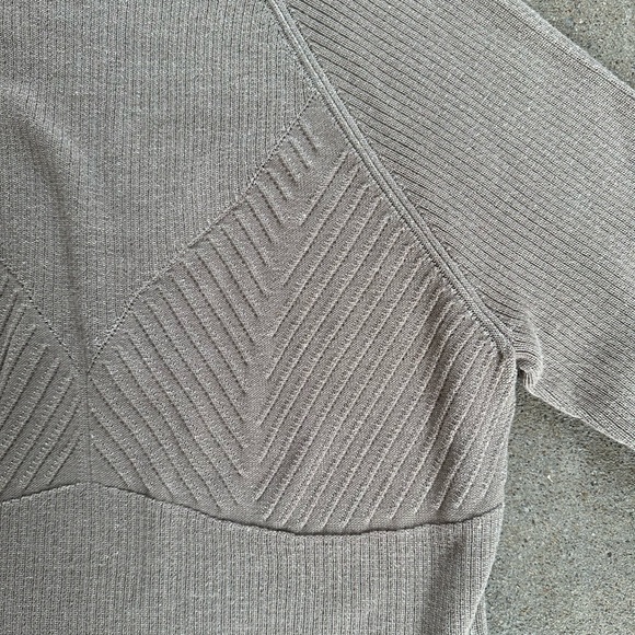 EUC gymshark pause knitwear long sleeve top cement brown/pebble grey size xl - Picture 11 of 14